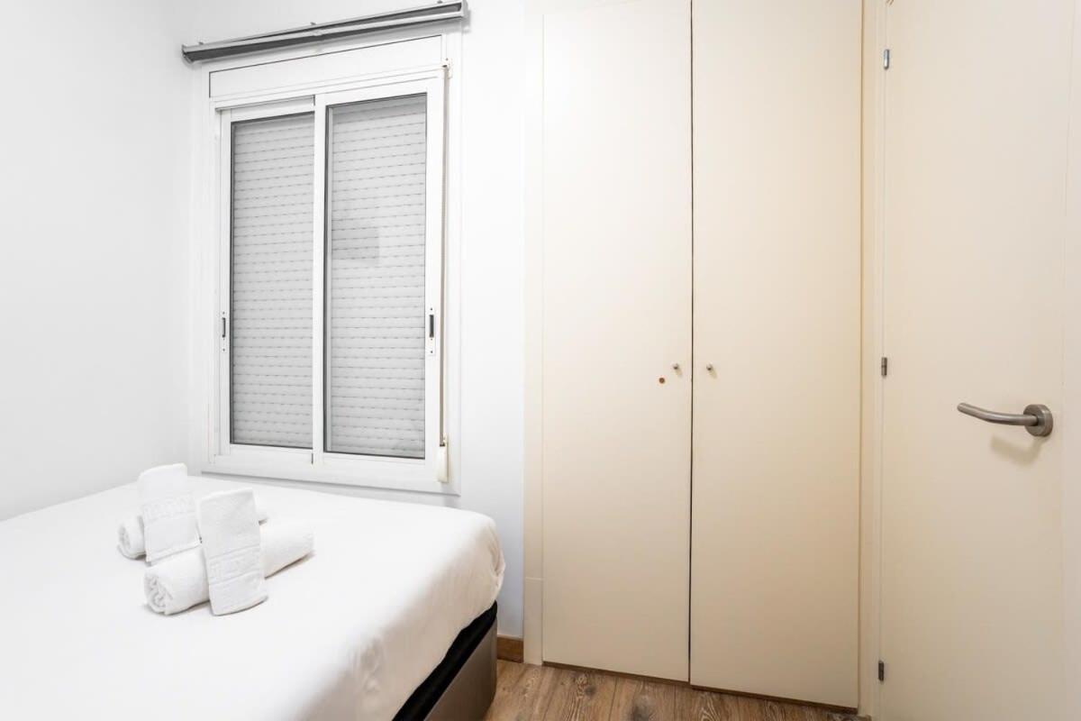Paseo De Gracia Modern And Cozy 3bd - 2bth *