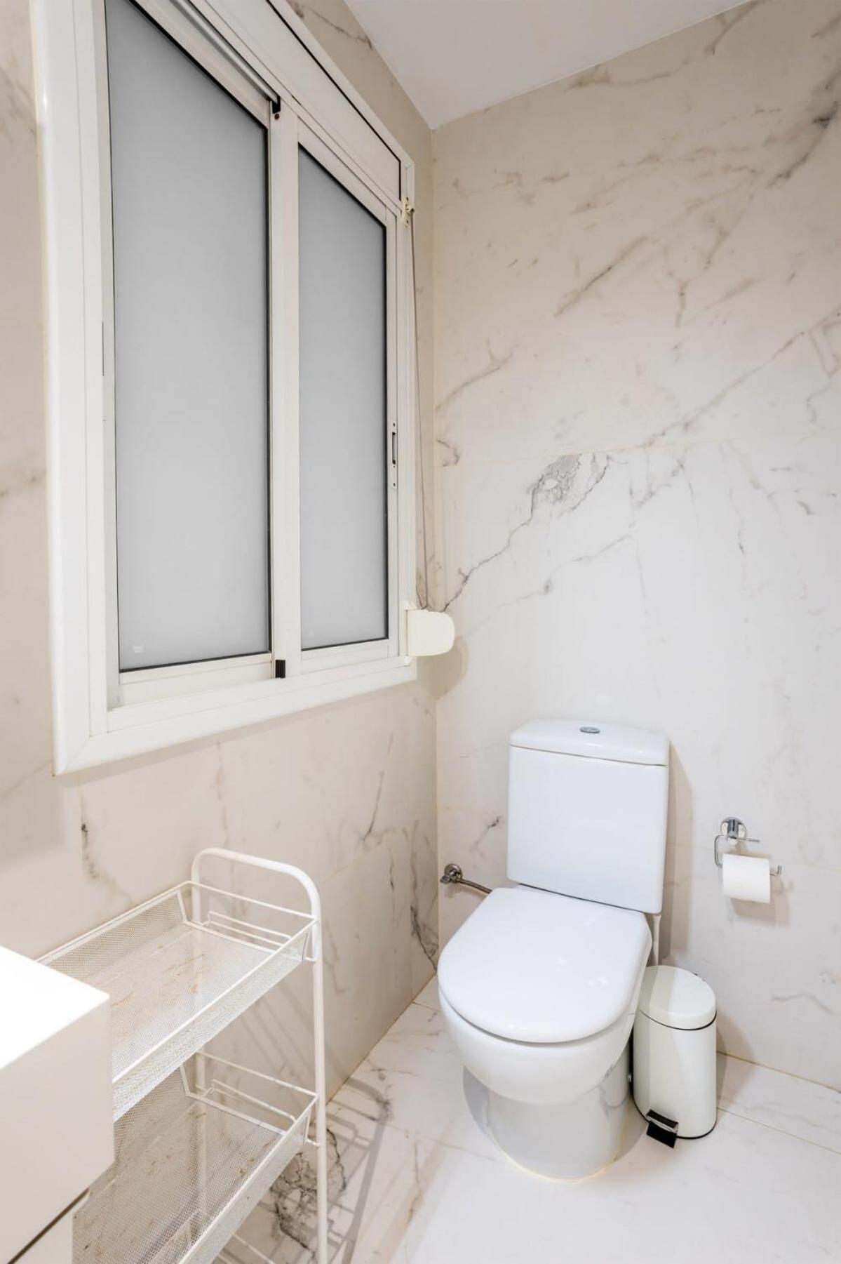 Paseo De Gracia Modern And Cozy 3bd - 2bth *