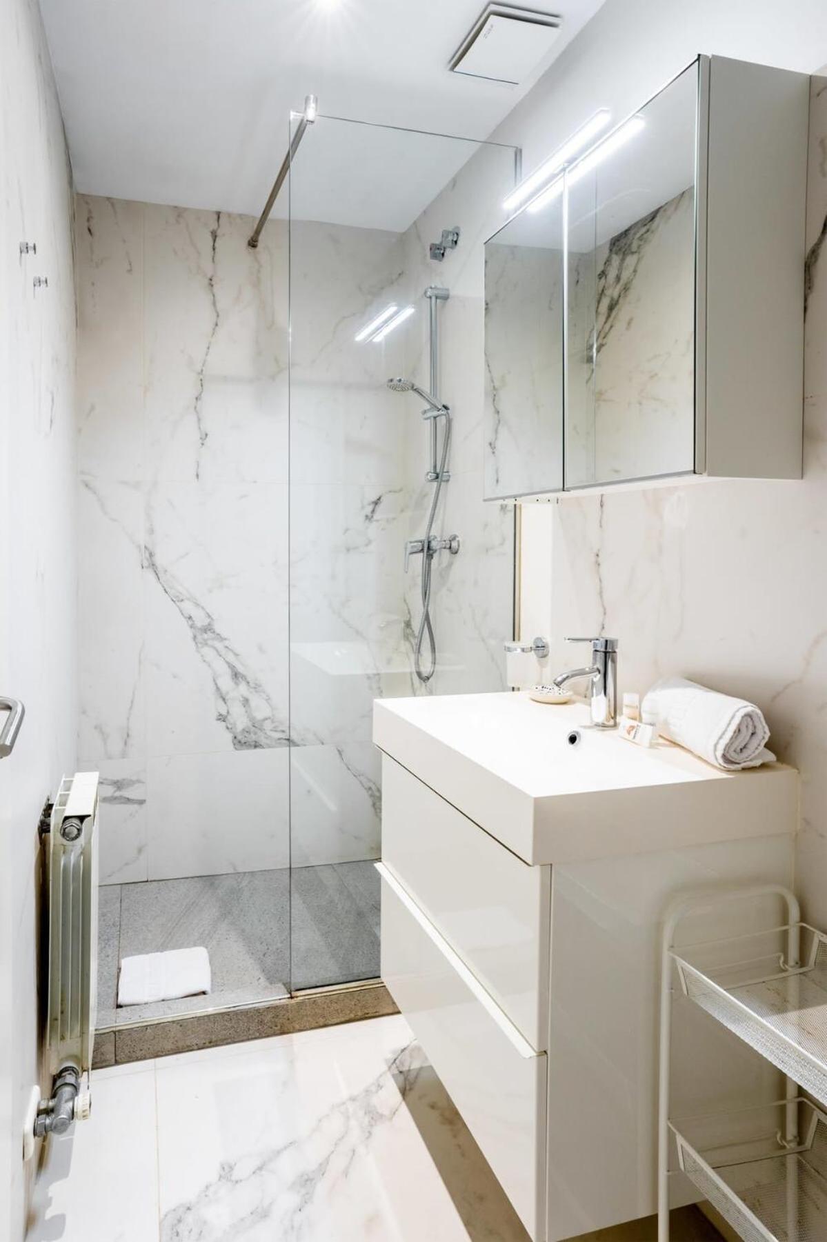 Paseo De Gracia Modern And Cozy 3bd - 2bth * Barcelona